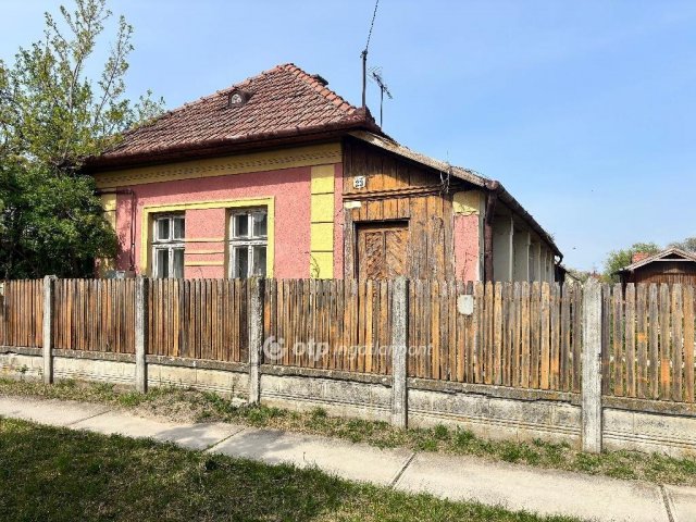 Eladó családi ház, Püspökladányban 17.7 M Ft, 3 szobás