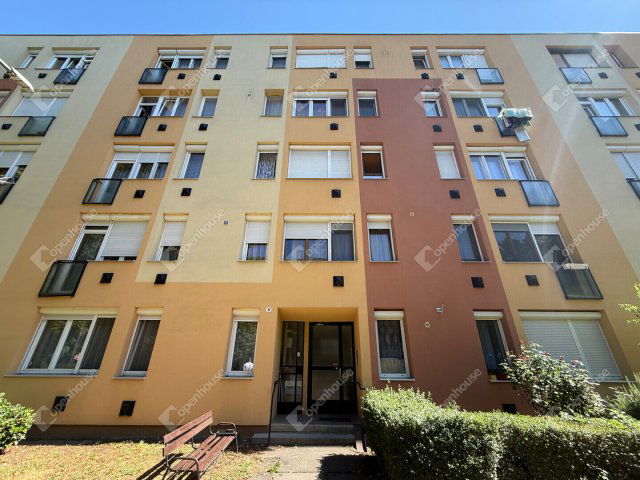 Eladó téglalakás, Szombathelyen 29.5 M Ft, 3 szobás