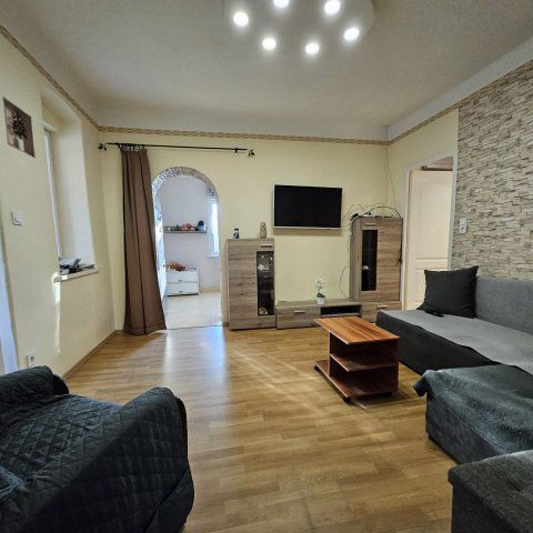 Eladó családi ház, Kunpeszéren 29.9 M Ft, 2 szobás