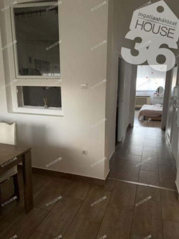 Eladó panellakás, Kecskeméten 37.9 M Ft, 2 szobás