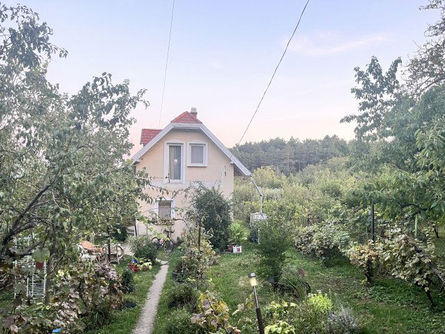 Eladó nyaraló, Budaörsön 54.9 M Ft, 4 szobás