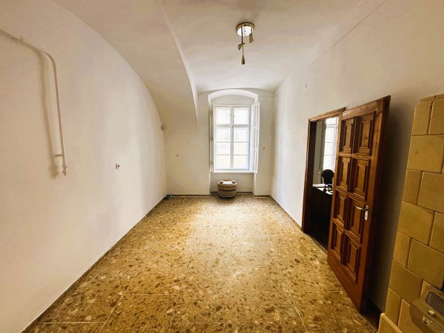 Eladó téglalakás, Pécsett 59.9 M Ft, 2 szobás