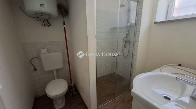 Eladó üzlethelyiség, Budapesten, III. kerületben 59 M Ft