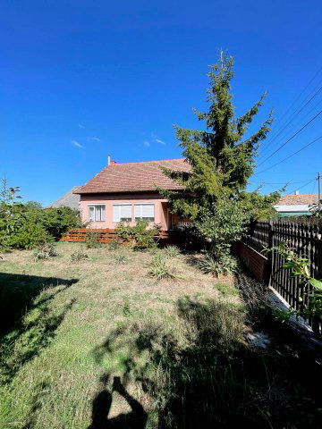 Eladó családi ház, Szelevényen 18 M Ft, 2+1 szobás