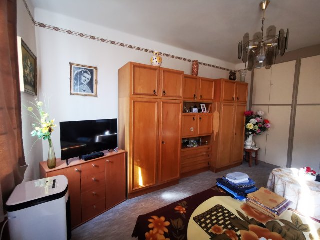 Eladó panellakás, Mezőtúron, Szabadság téren 23.99 M Ft