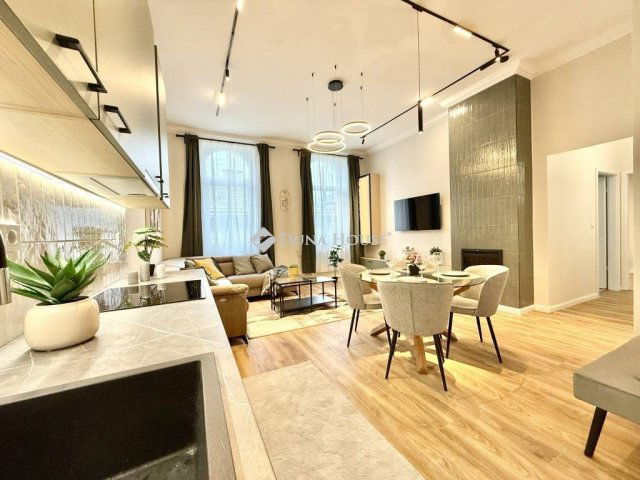 Eladó téglalakás, Budapesten, VII. kerületben, Erzsébet körúton