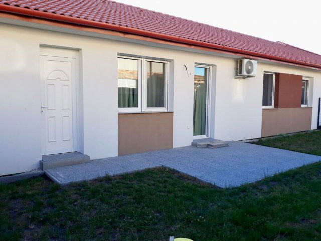 Eladó téglalakás, Pápán 76 M Ft, 3 szobás