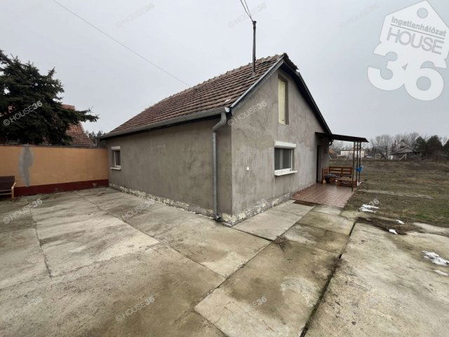 Eladó családi ház, Kecskeméten 56.9 M Ft, 5 szobás