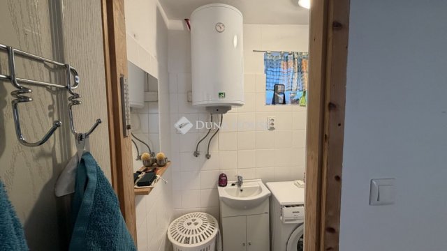 Eladó családi ház, Szelestén 18.5 M Ft, 1 szobás