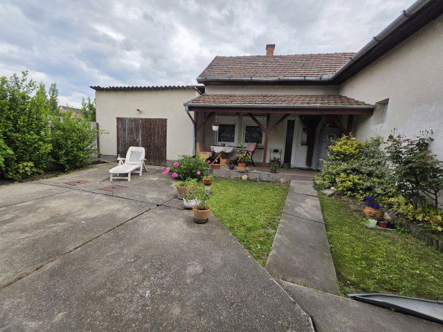 Eladó családi ház, Szigetszentmiklóson, Szilágyi Lajos utcában