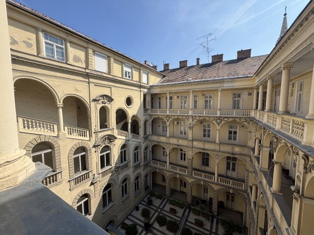 Eladó téglalakás, Budapesten, V. kerületben, Városház utcában