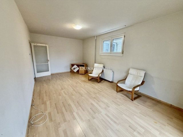 Eladó panellakás, Budapesten, III. kerületben 58 M Ft, 1 szobás