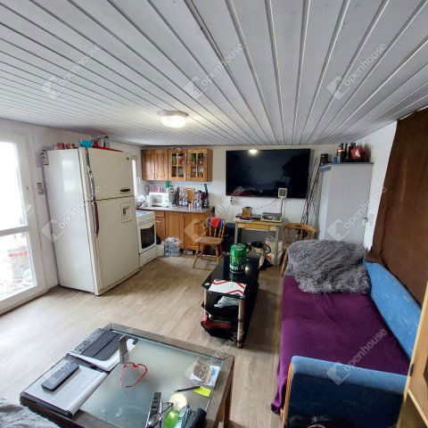 Eladó családi ház, Tatabányán 12.99 M Ft, 1 szobás