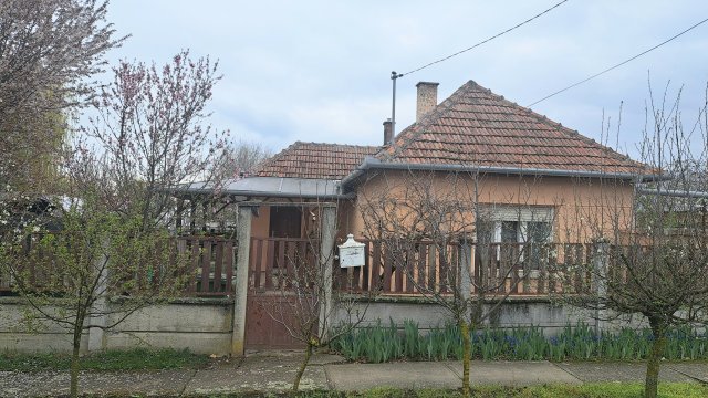 Eladó családi ház, Gyulán 19.9 M Ft, 3 szobás