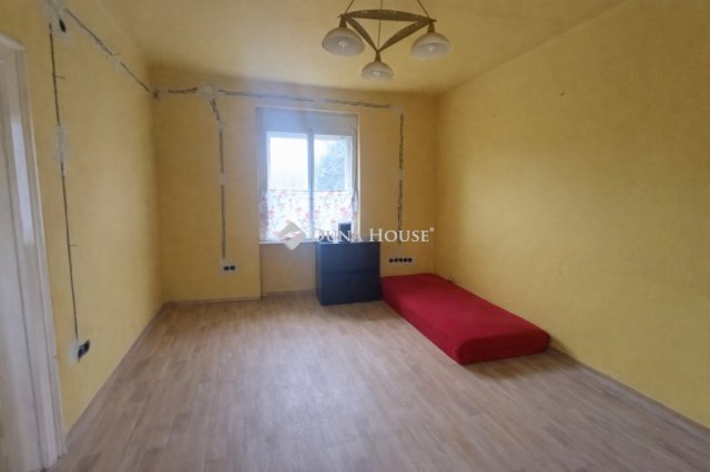 Eladó családi ház, Tolnanémedin 12 M Ft, 4 szobás