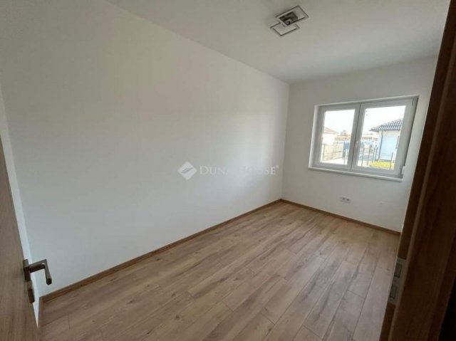 Kiadó családi ház, albérlet, Szombathelyen 400 E Ft / hó