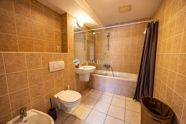 Eladó téglalakás, Budapesten, IX. kerületben 92.9 M Ft, 2 szobás