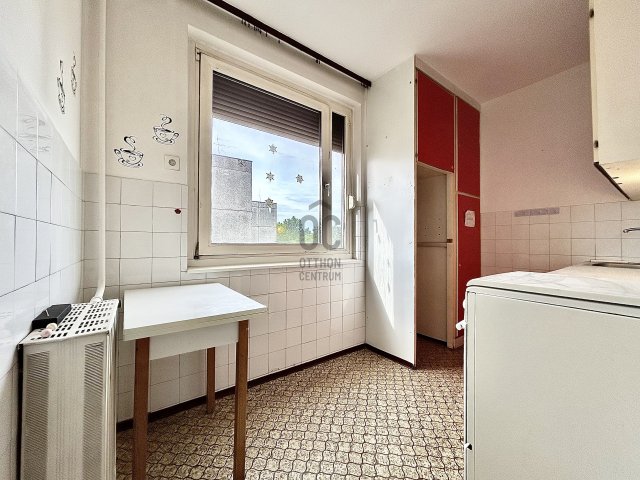 Eladó panellakás, Győrött, Répce utcában 45.9 M Ft, 3 szobás