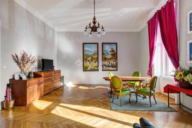 Eladó téglalakás, Budapesten, I. kerületben 213.6 M Ft, 3 szobás