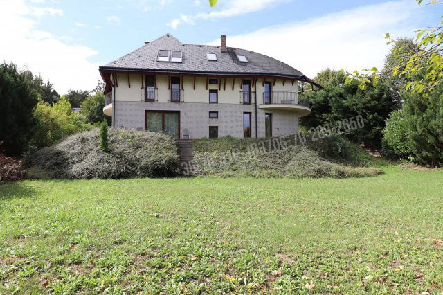 Eladó családi ház, Budapesten, II. kerületben 565.7 M Ft