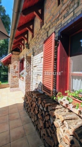 Eladó családi ház, Kecskeméten 135 M Ft, 5 szobás