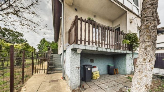 Eladó családi ház, Fóton 129.9 M Ft, 7 szobás