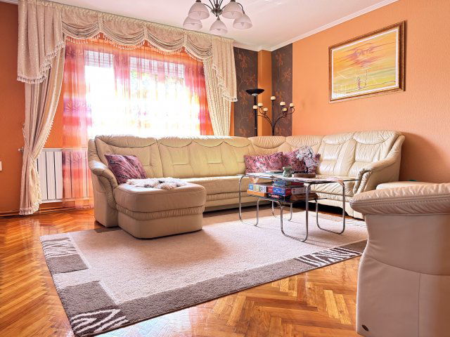 Eladó családi ház, Békésen 100.9 M Ft, 5 szobás