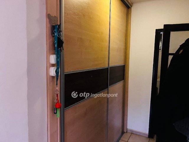 Eladó családi ház, Pakson 95 M Ft, 3 szobás