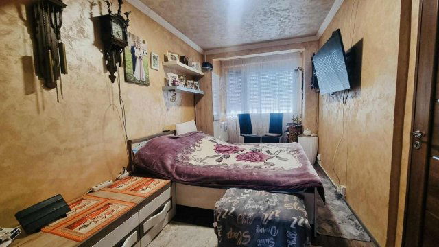 Eladó panellakás, Szegeden 62.5 M Ft, 2+1 szobás