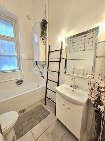 Eladó téglalakás, Budapesten, VIII. kerületben 66.99 M Ft