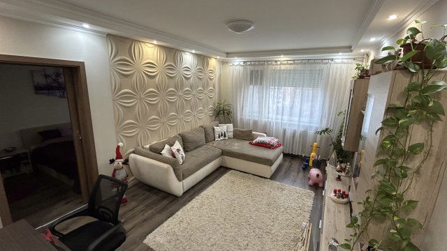 Eladó panellakás, Makón, Deák Ferenc utcában 49.99 M Ft