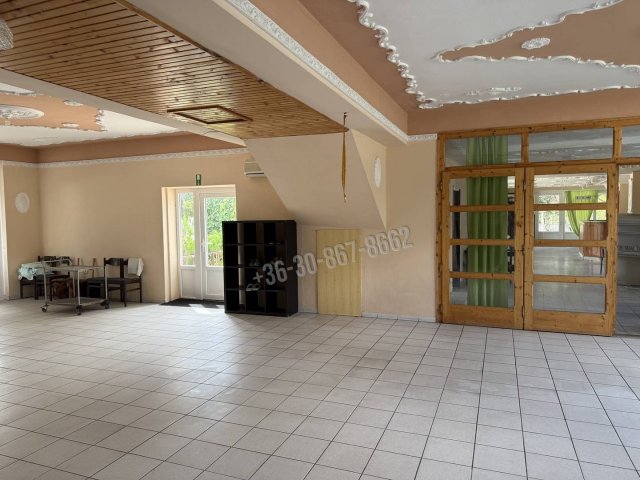 Eladó hotel, Rácalmáson, Fogadó téren 229 M Ft, 20+3 szobás