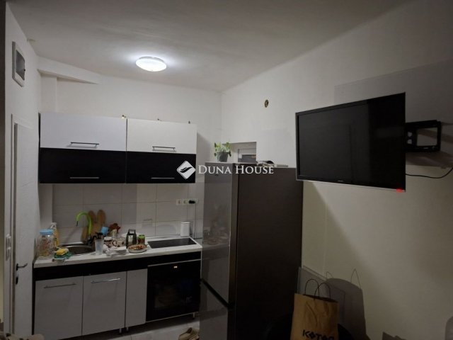 Eladó téglalakás, Budapesten, XXII. kerületben 27 M Ft, 1 szobás
