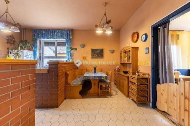 Eladó családi ház, Budapesten, XVIII. kerületben 124.9 M Ft