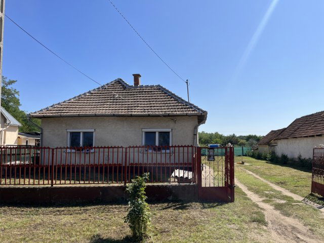 Eladó családi ház, Hevesen 13.5 M Ft, 2+1 szobás