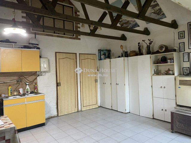Eladó családi ház, Alsóörsön 45.9 M Ft, 2 szobás