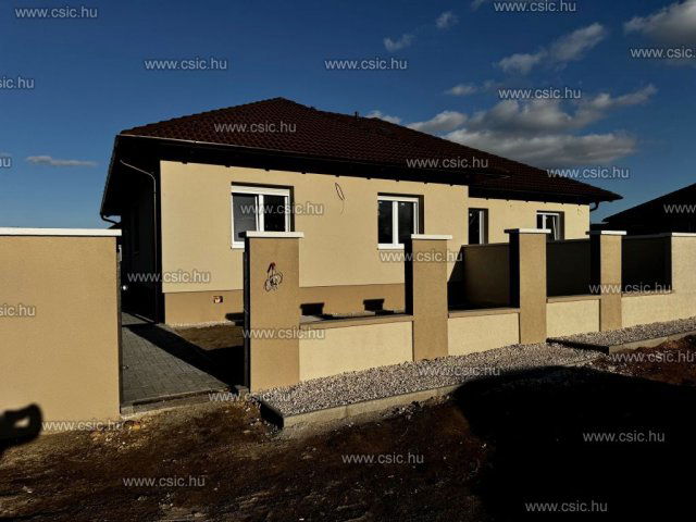 Eladó ikerház, Vácrátóton 99.8 M Ft, 4 szobás