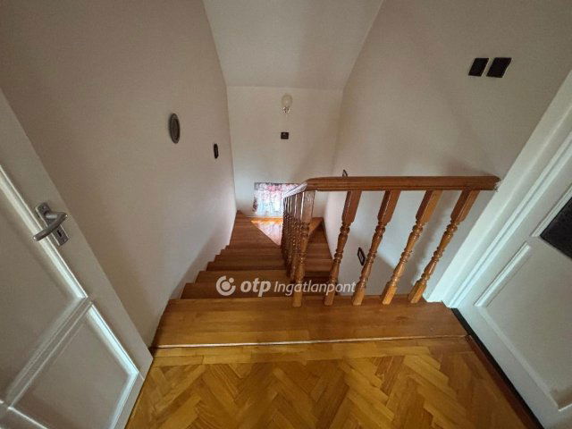 Eladó családi ház, Nyíregyházán 95 M Ft, 5 szobás