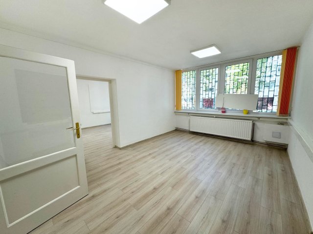 Kiadó iroda, Egerben 260 E Ft / hó / költözzbe.hu