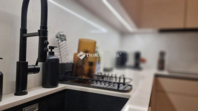 Eladó téglalakás, Budapesten, V. kerületben 234.9 M Ft, 3 szobás