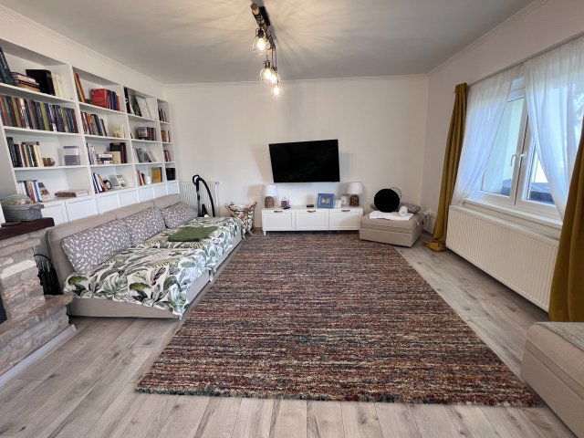 Eladó családi ház, Balatonalmádiban 179.9 M Ft, 6 szobás