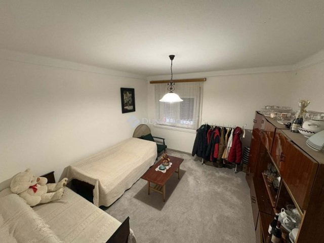 Eladó családi ház, Dabason 60 M Ft, 4 szobás