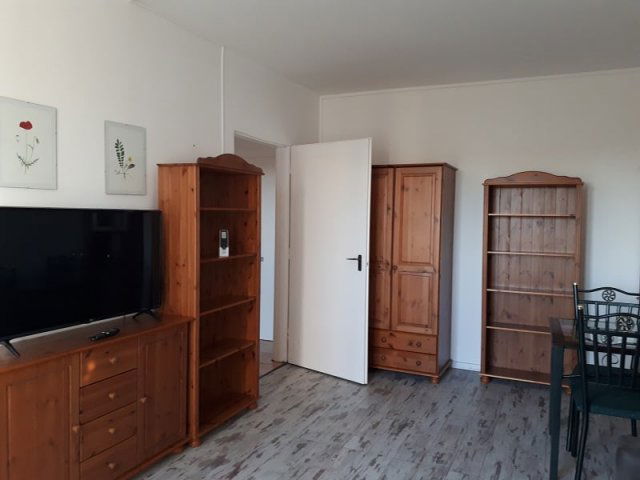 Kiadó panellakás, albérlet, Pécsett, Szigeti úton 150 E Ft / hó