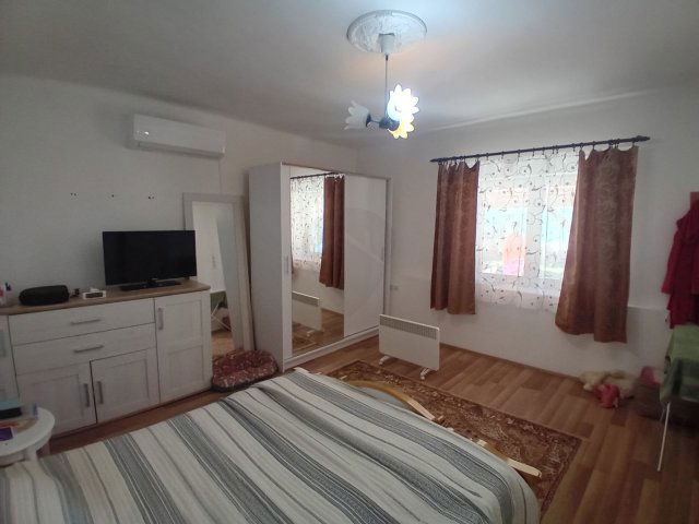 Eladó családi ház, Apcon 14.2 M Ft, 2 szobás