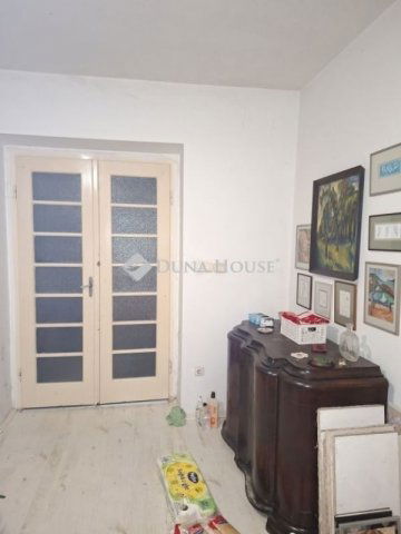 Eladó téglalakás, Pécsett 55 M Ft, 4 szobás