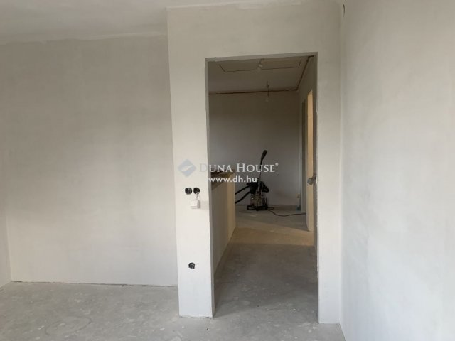 Eladó családi ház, Budapesten, XVII. kerületben 215 M Ft