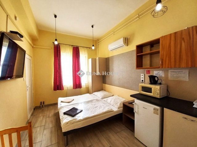 Eladó üzlethelyiség, Debrecenben 75 M Ft, 2 szobás