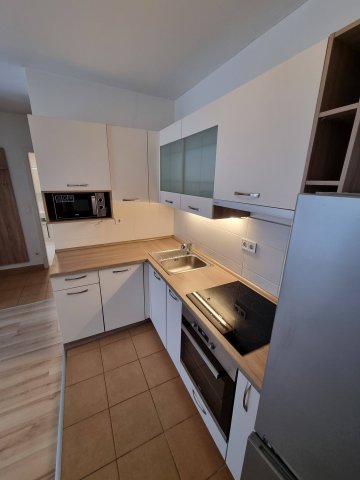 Kiadó téglalakás, albérlet, XIII. kerületben, Babér utcában