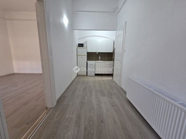 Eladó téglalakás, Budapesten, VII. kerületben 60.9 M Ft