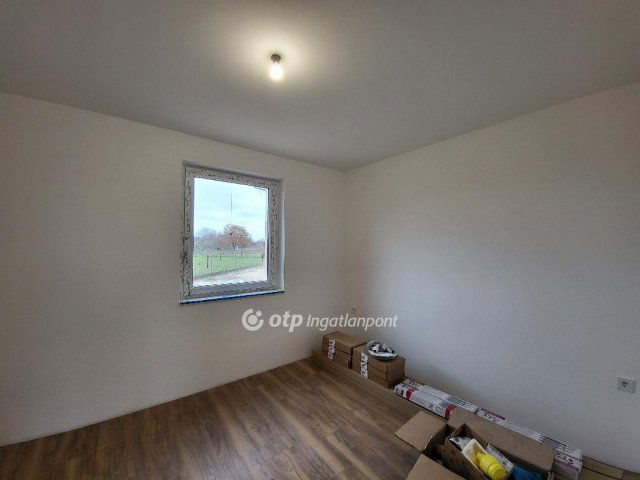 Eladó téglalakás, Szántódon 64.9 M Ft, 2 szobás